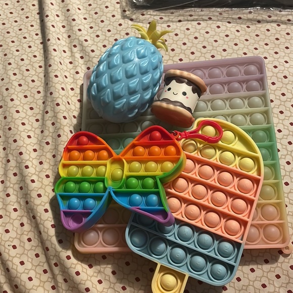 1 jumbo popit, 1 popit,and one mini popit and one small squishy - Picture 2 of 4